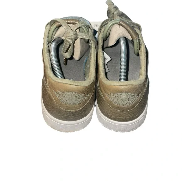 Air Jordan retro 1 swooshless shoes size 10 - Picture 5 of 7